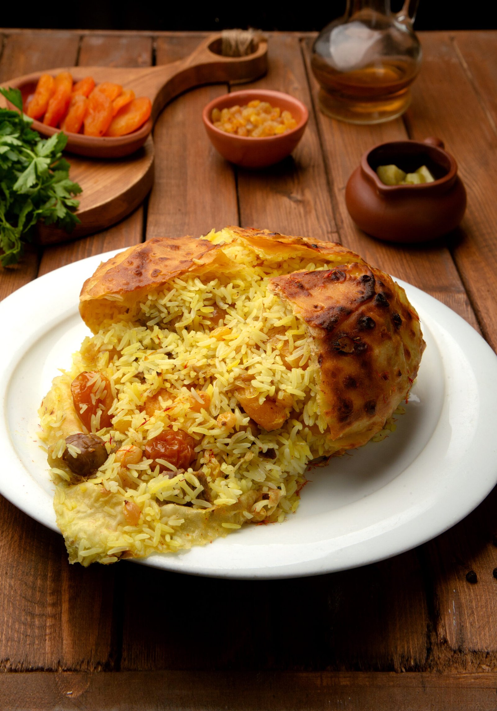 khan pilav with various fruits inside